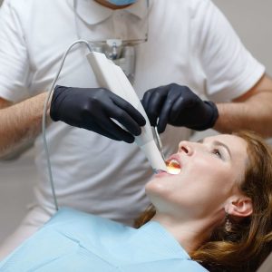 Gouttière dentaire transparente en Algérie - Naoufel Dental Center